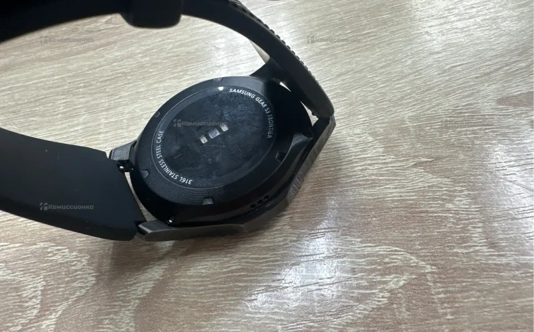 Часы  Samsung gear s3