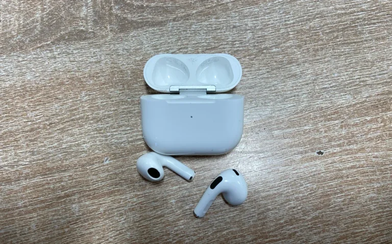 AirPods 3 с одним ухом