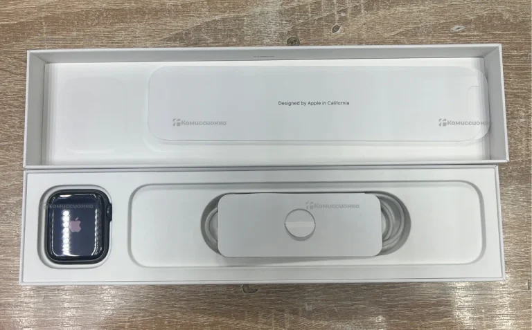 Часы  Apple Watch SE 44 mm