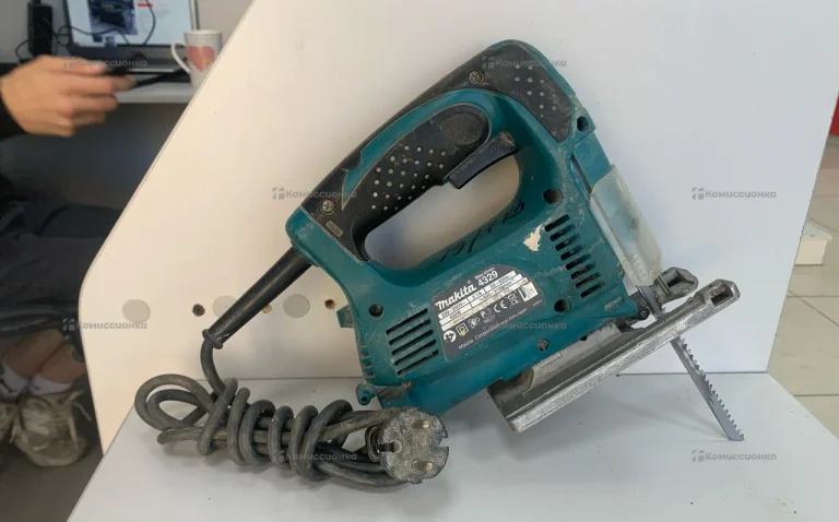 Электролобзик makita 4329