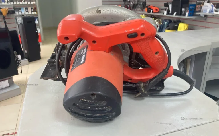Циркулярная пила BLACK DECKER CD601