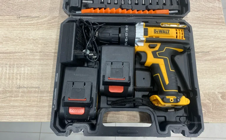 Шуруповерт Dewalt реплика
