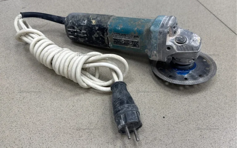 УШМ Makita 9558HNR