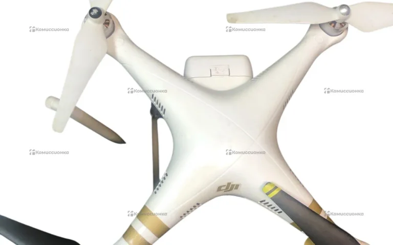 Квадрокоптер DJI Phantom 3