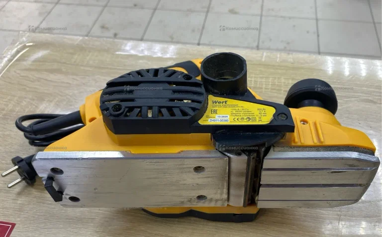 Электрорубанок Wert EHP 0982