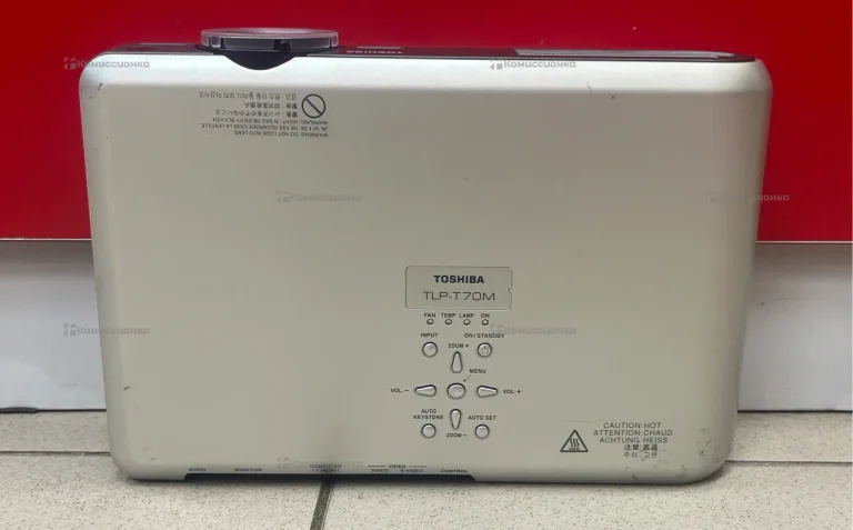 Проектор Toshiba TLP-T70M