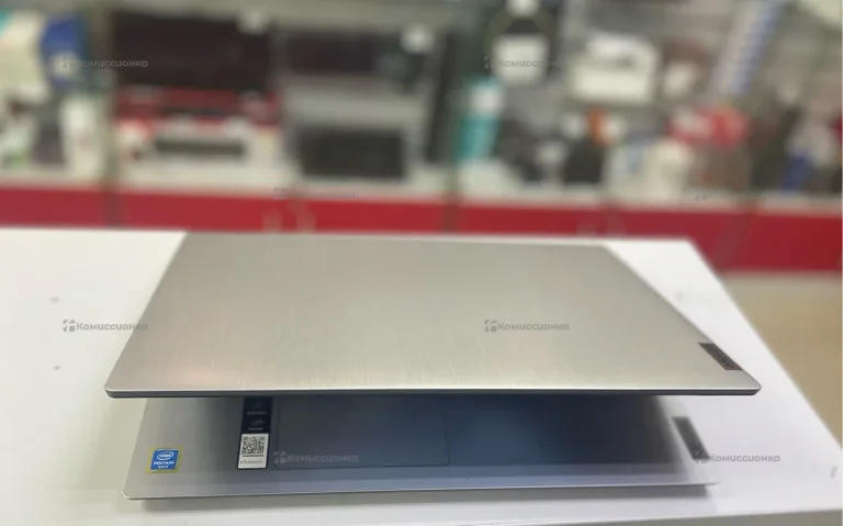 Ноутбук  Lenovo IdeaPad 3 15ml05/Intel UND Graphic