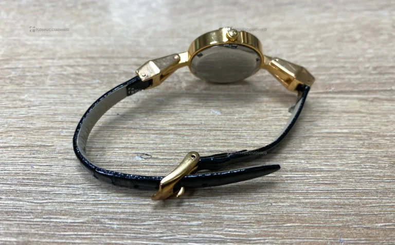 Часы  Gucci 7900