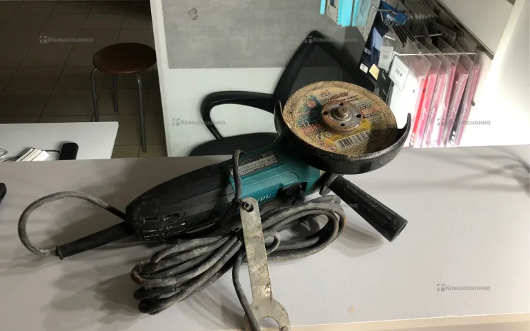 УШМ Makita GA5030 .