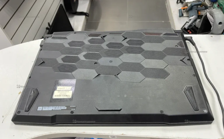 Ноутбук  MSI Katana 17 B12v