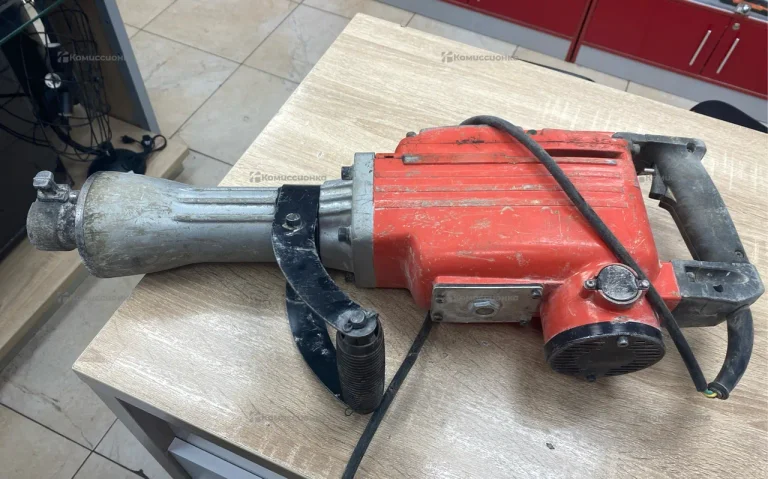 Отбойный Молоток Brait DH65