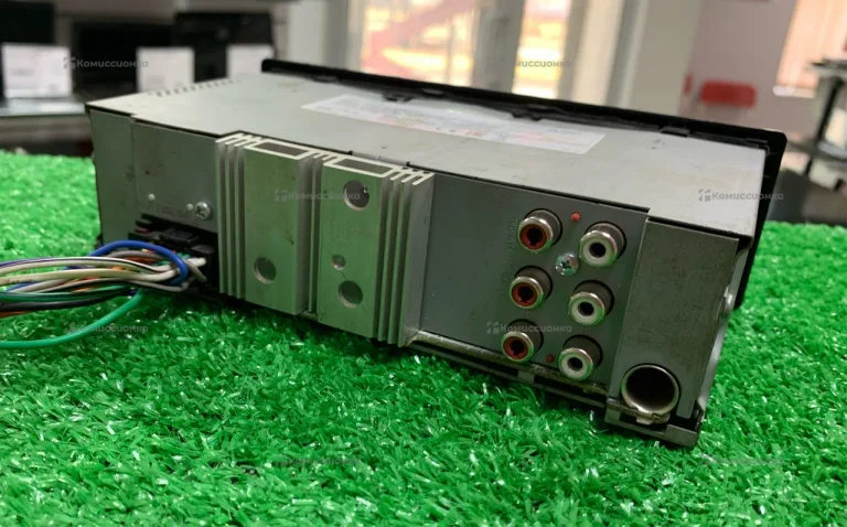 Автомагнитола Kenwood KMM-304Y