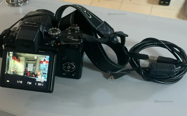 Фотокамера  Nikon P500