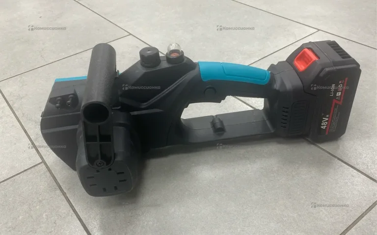 цепная аккумуляторная пила Makita реплика