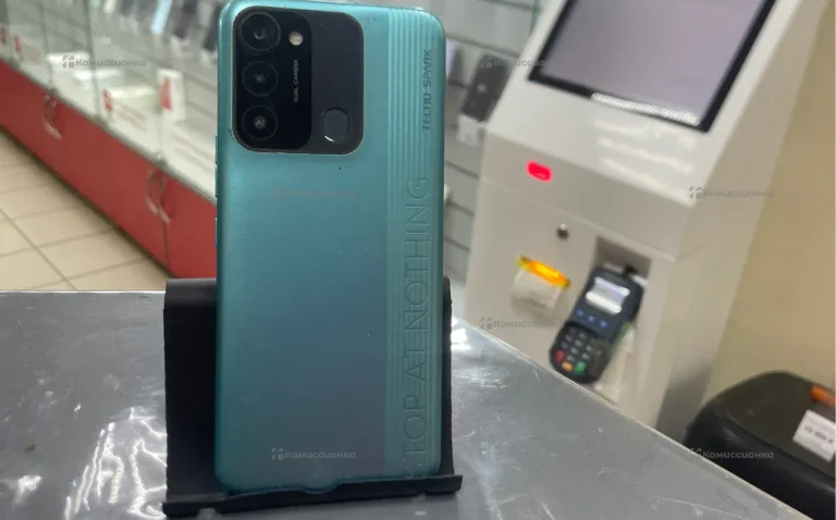 Tecno Spark 8C 4/64 ГБ