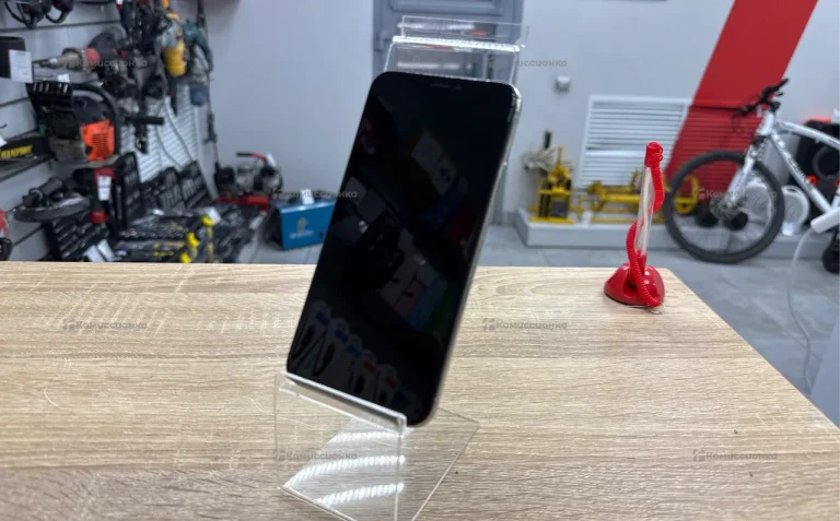 Apple iPhone XS 4/64 ГБ