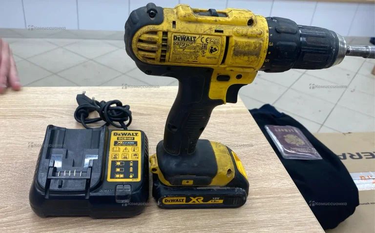 Аккумуляторная дрель-шуруповерт Makita DCD919