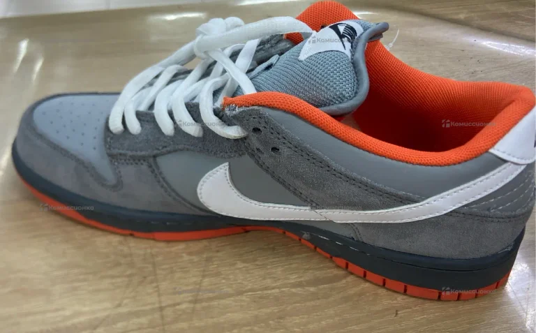 Кроссовки Nike 42