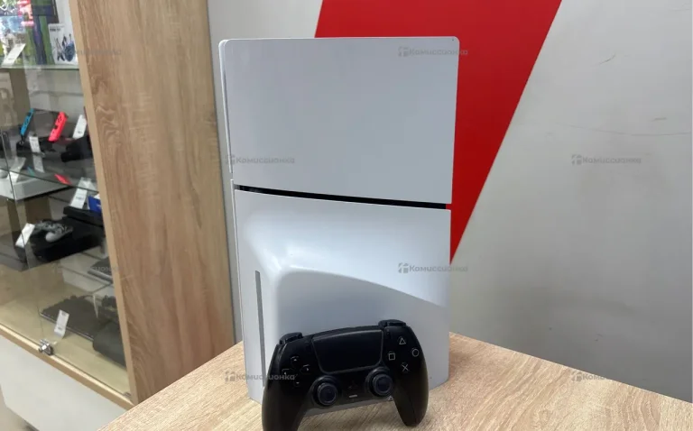 Приставка Sony PlayStation 5 Slim.