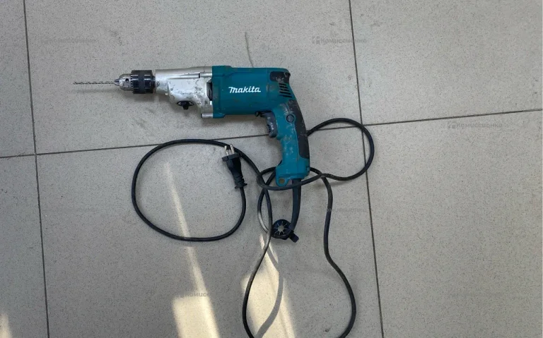 Дрель makita DP4010
