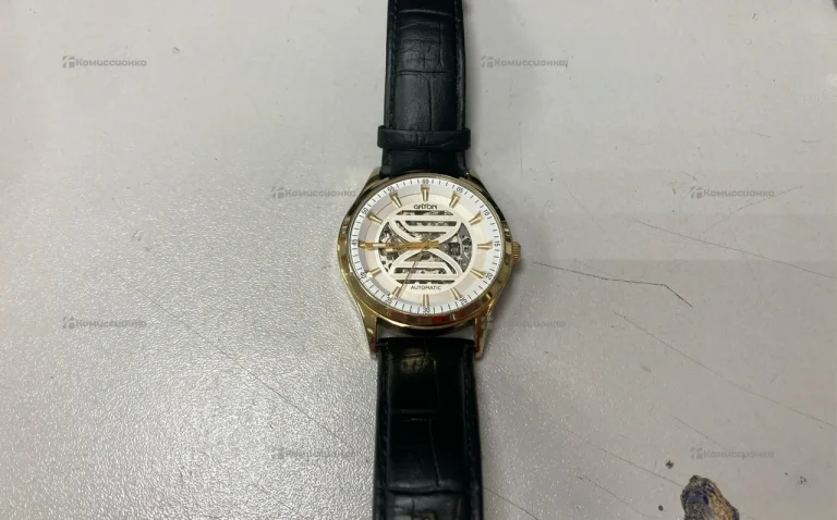 Часы Gryon G 136.21.133