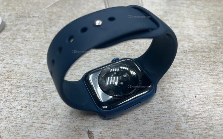 Часы Apple Watch Series 7 45 MM