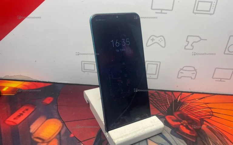 Tecno Spark 8C 4/64 ГБ