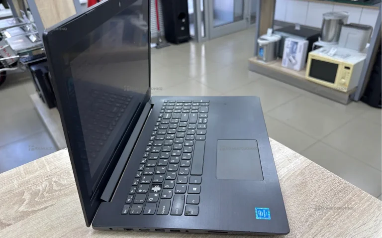 Ноутбук  Lenovo
