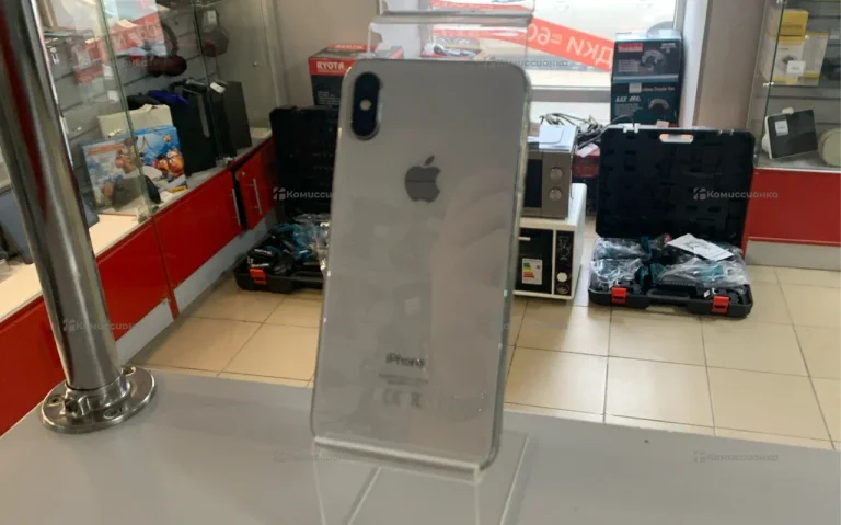 Apple iPhone X 64 ГБ