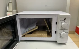Микроволновая печь Hi M020W05