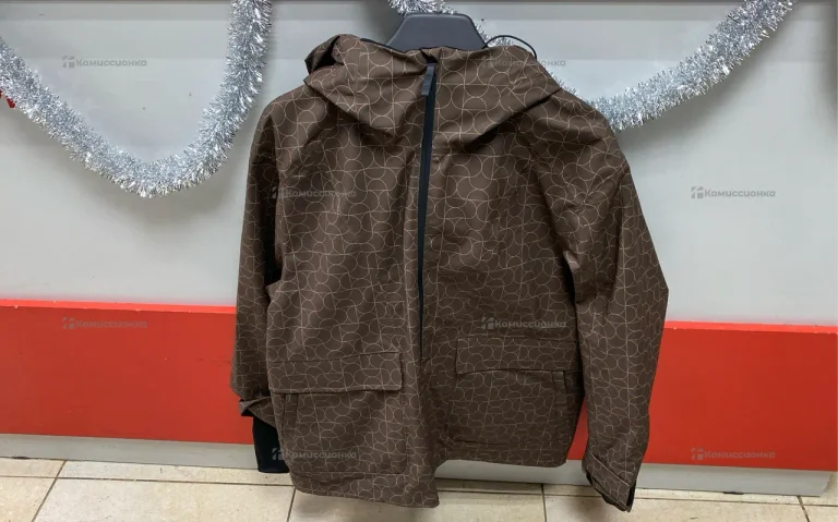 ГОРНОЛЫЖНАЯ КУРТКА ИЗ ТЕХНОЛОГИЧНОЙ МЕМБРАНЫ С ЛЯМ