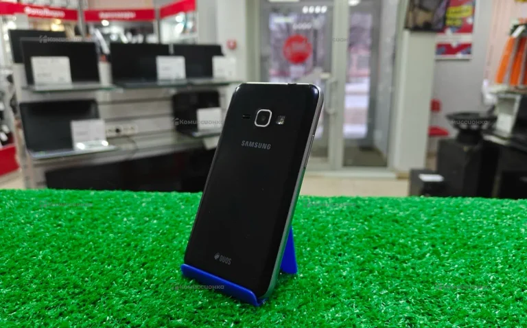 Samsung Galaxy J1 (2016) 1/8 ГБ