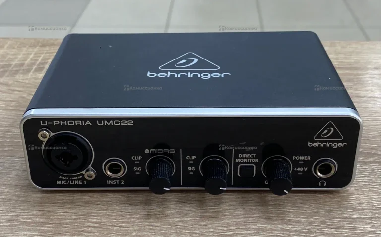 Звуковая карта Behringer UMC22