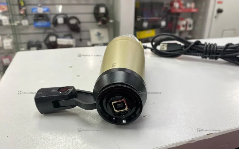 Микрофон Behringer C-1U.