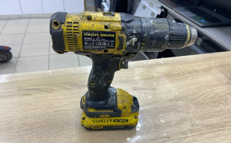 Ударная дрель-шуруповерт Stanley Fatmax SCD711C2K