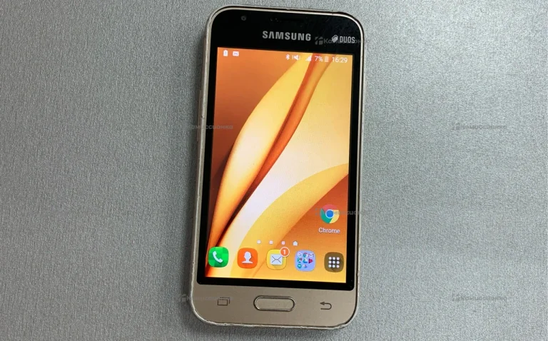 Samsung Galaxy J1 1/8 ГБ