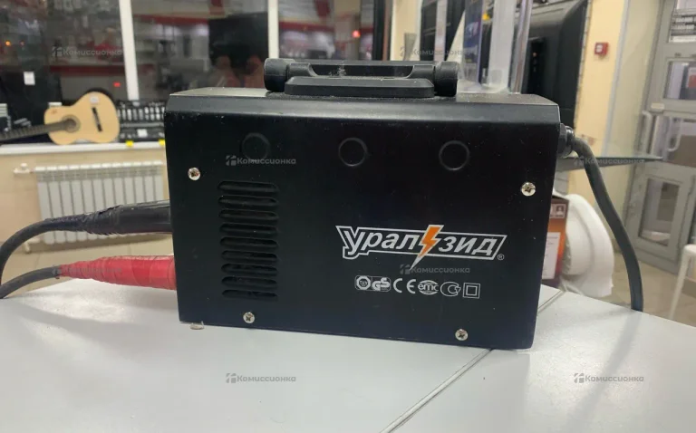 Сварочный аппарат УРАЛ ЗИД ММА-200