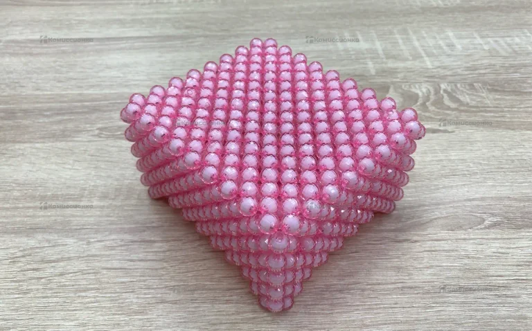 Шкатулка из бусин розовая