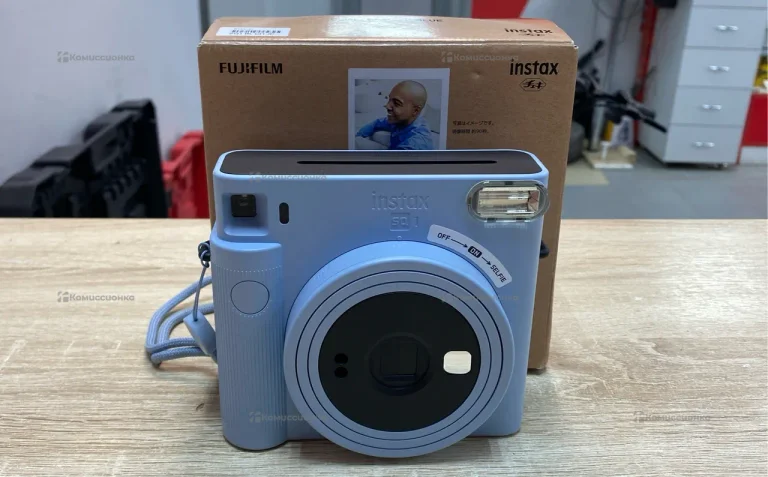 Фотоаппарат Instax SQUARE SQ1