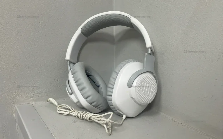 Наушники  JBL Qantum 100