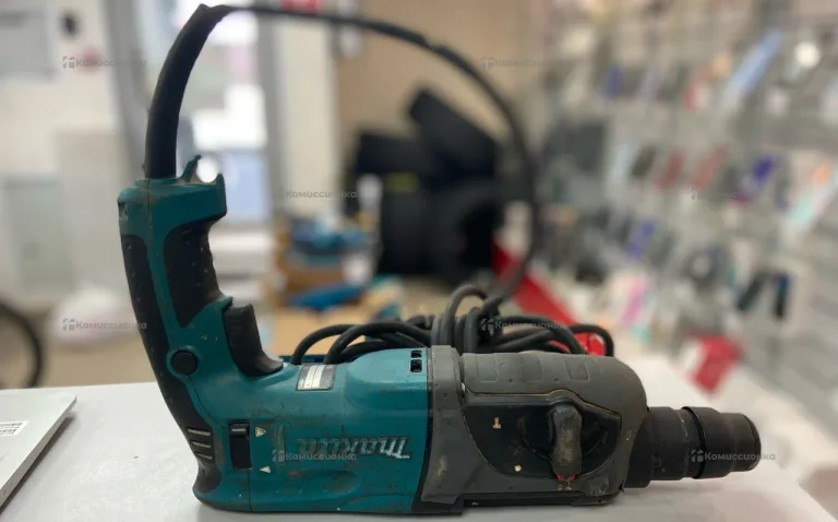 перфоратор Mikita HR2470