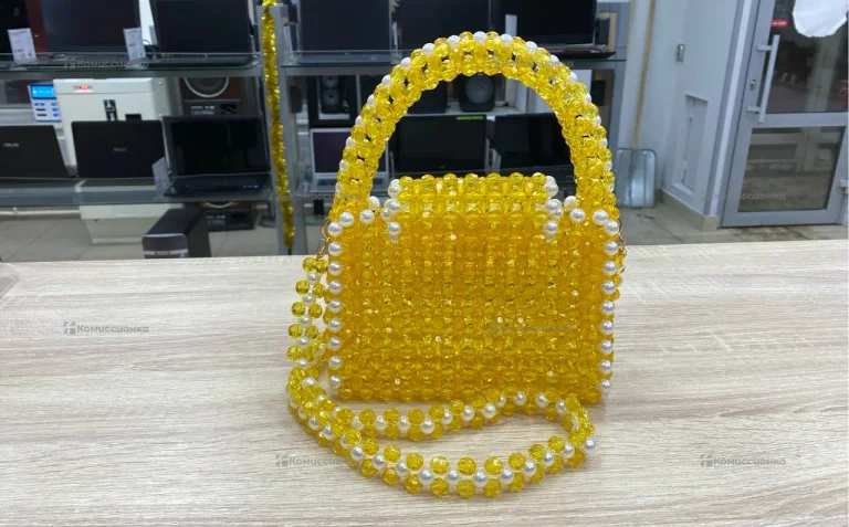 Сумка женская из бусин янтарный