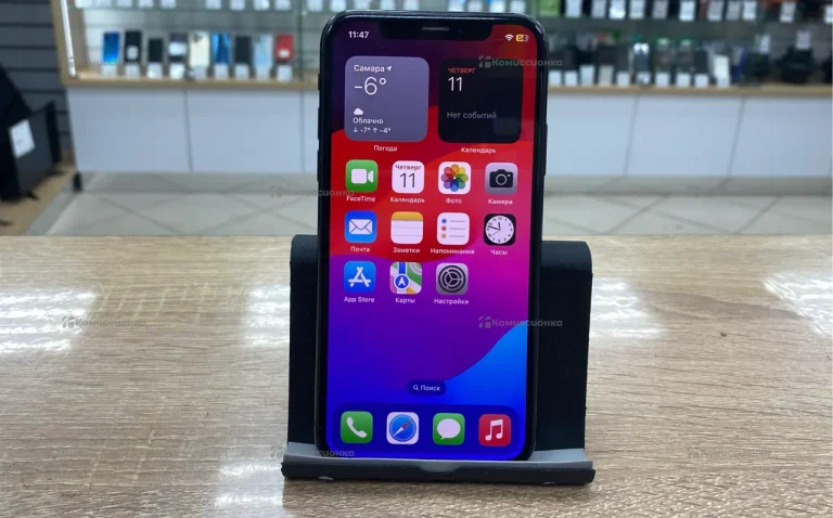 Apple iPhone XS 4/64 ГБ