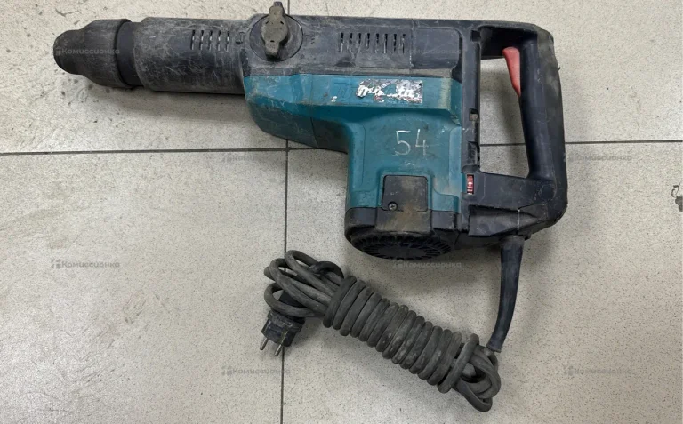 Перфоратор makita HR5001C