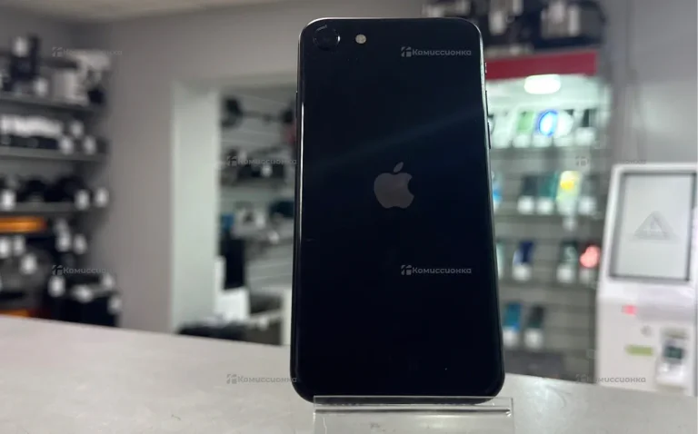 Apple iPhone SE (2020) 3/128 ГБ