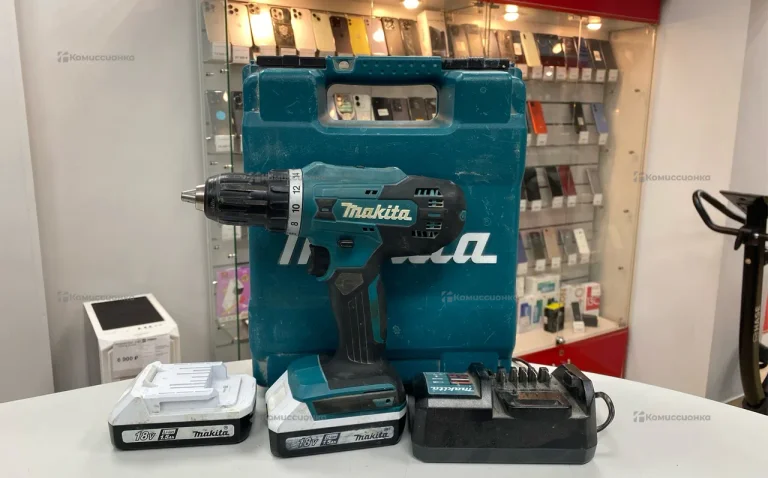 Аккумуляторная дрель-шуруповерт Makita DF488DWE