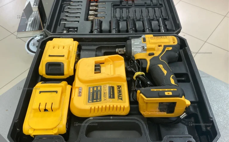 Аккумуляторный компактный гайковерт DeWALT