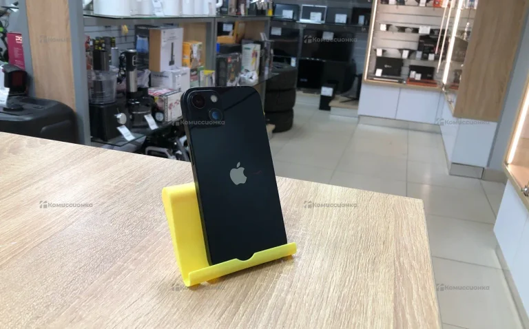 Apple iPhone 13 4/256 ГБ