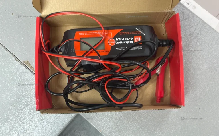 Автомобильное зарядное устройство INCHARGED