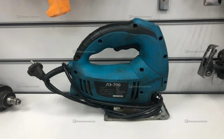 Электролобзик Варяг ЛЭ-700